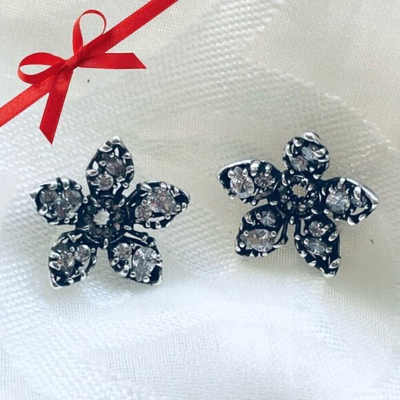 NWOT Stranger Things Demogorgon Stud Earrings – Sterling Silver 925 - Picture 1 of 14